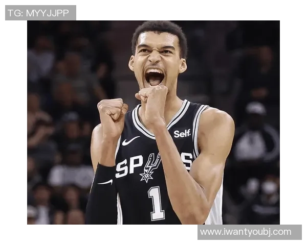 文班亚马狂砍40分15篮板仍不满足赛后加练举重展现恐怖自律